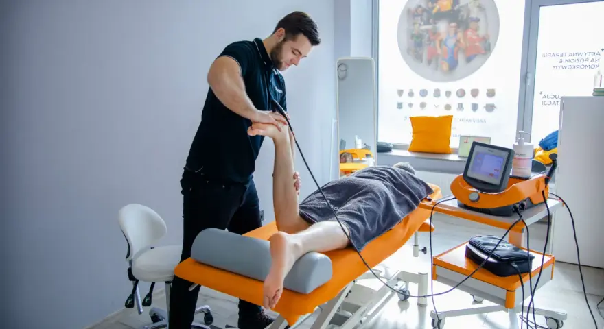 Kiedy do fizjoterapeuty? 10 sygnałów, których nie możesz ignorować